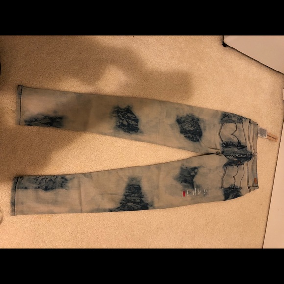 NWT Levi’s leggings acid wash jeans(read desci) - Picture 5 of 5